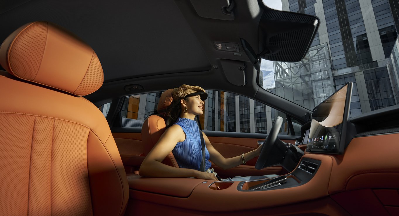 Displaying the in-car navigation system