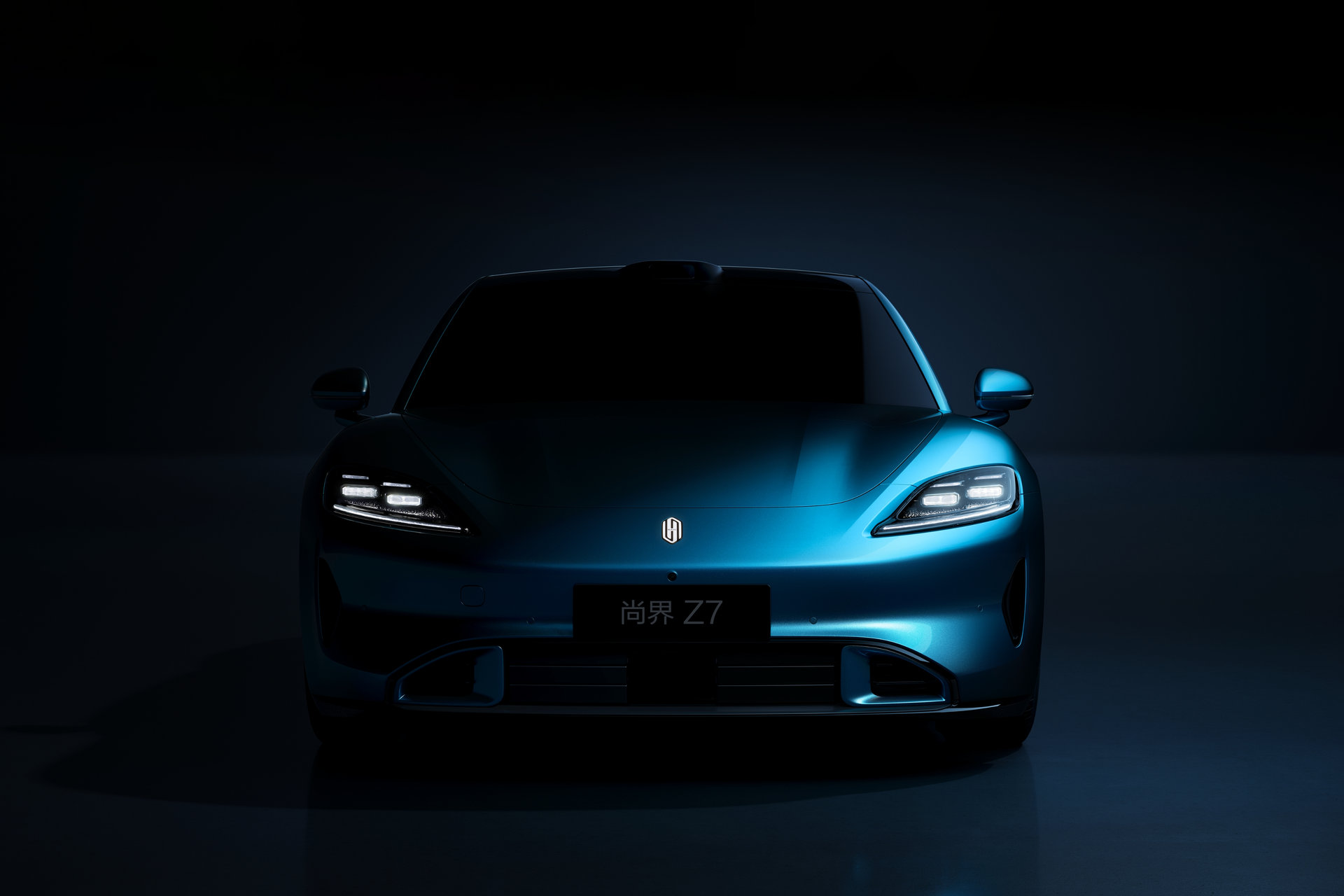 SAIC Z7 front view, showcasing the vehicle's Urban Streaming Headlights