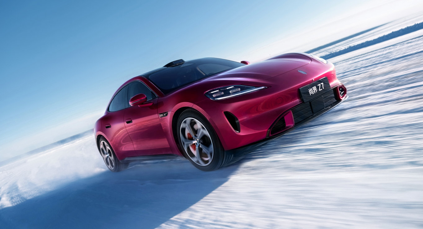 SAIC Z7 performing the moose test on snow-covered ground.