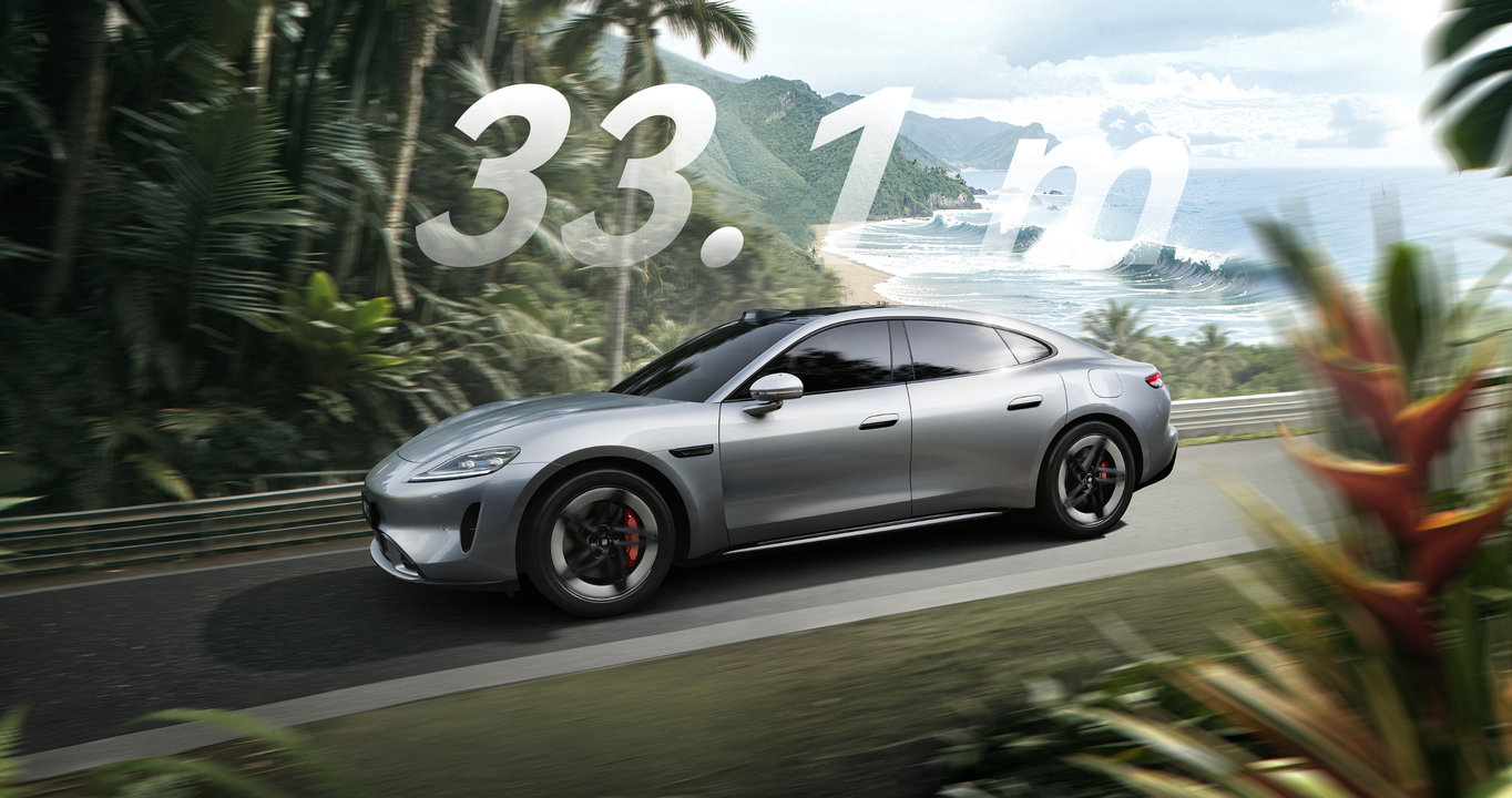 SAIC Z7 braking from speed, demonstrating its 100-0 km/h braking performance.