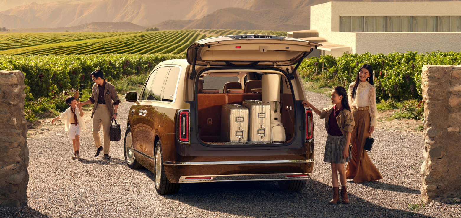Maextro V680 Cabin Space