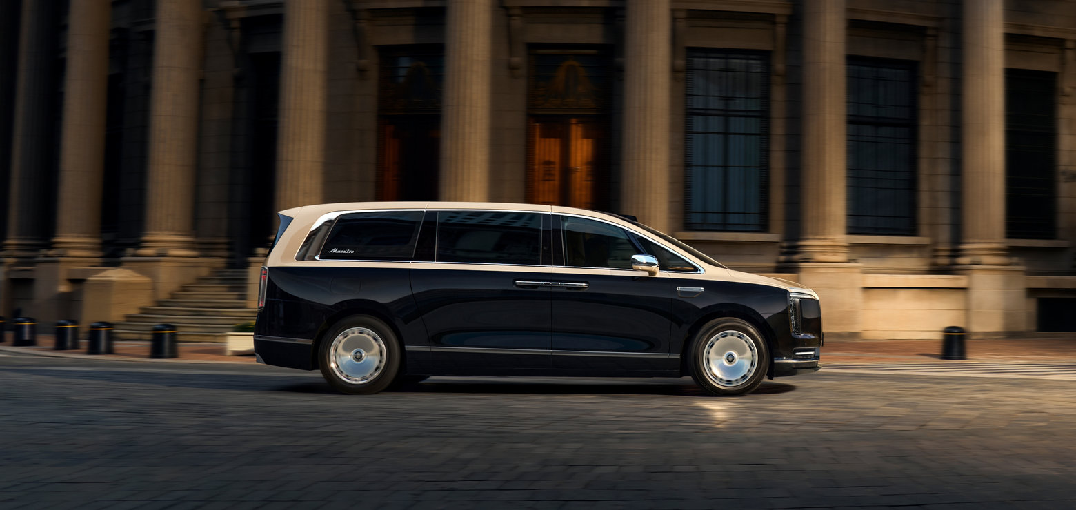 Maextro V800 Ultra-Compact Turning Radius